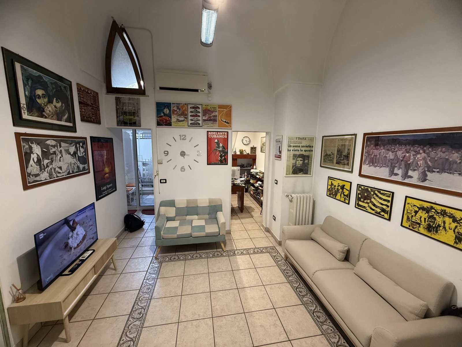 La sala di attesa dello Studio vista dall'ingresso